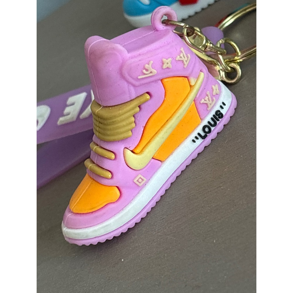 Nike Air Jordan Louis lot of 3 Keychains blue‎ pink - Picture 2 of 3